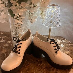 Arizona Jean Company Black and White Platform Shoes